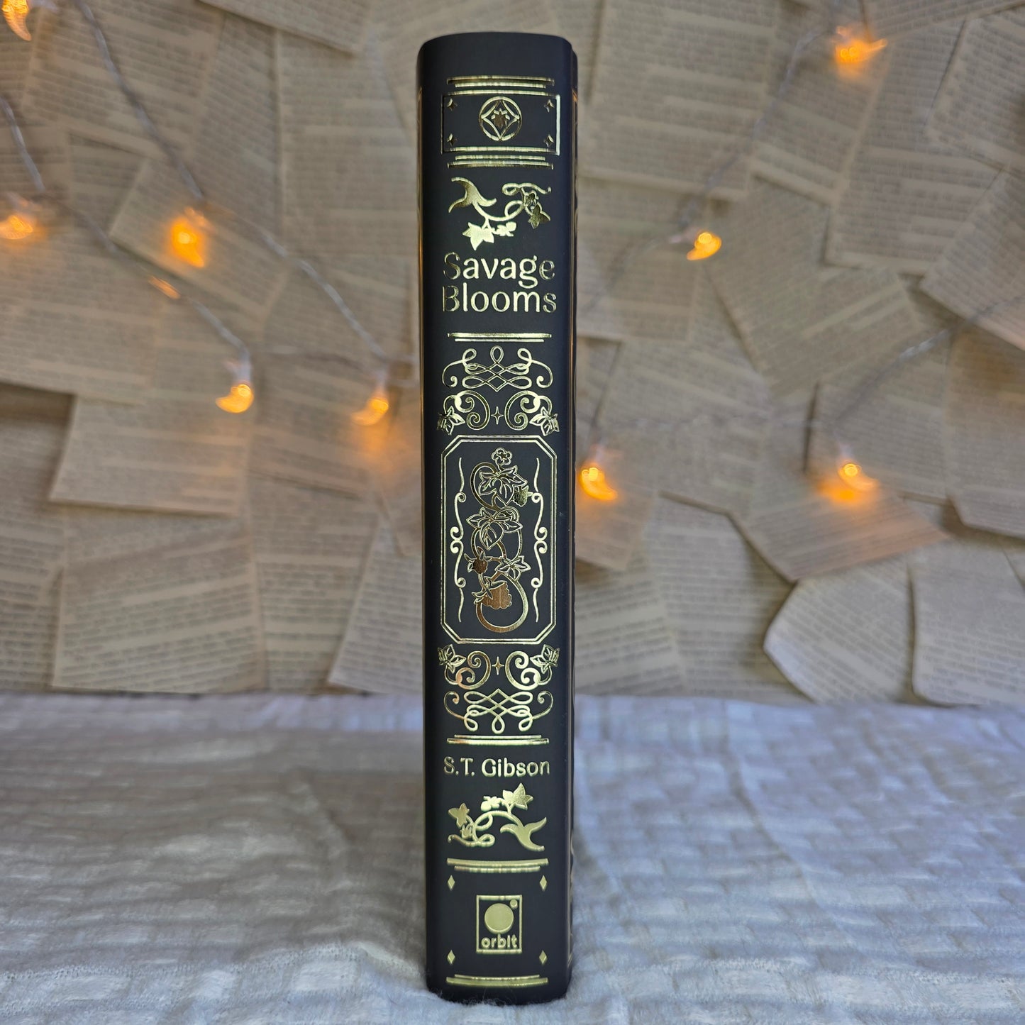 Fairyloot - Savage Blooms
