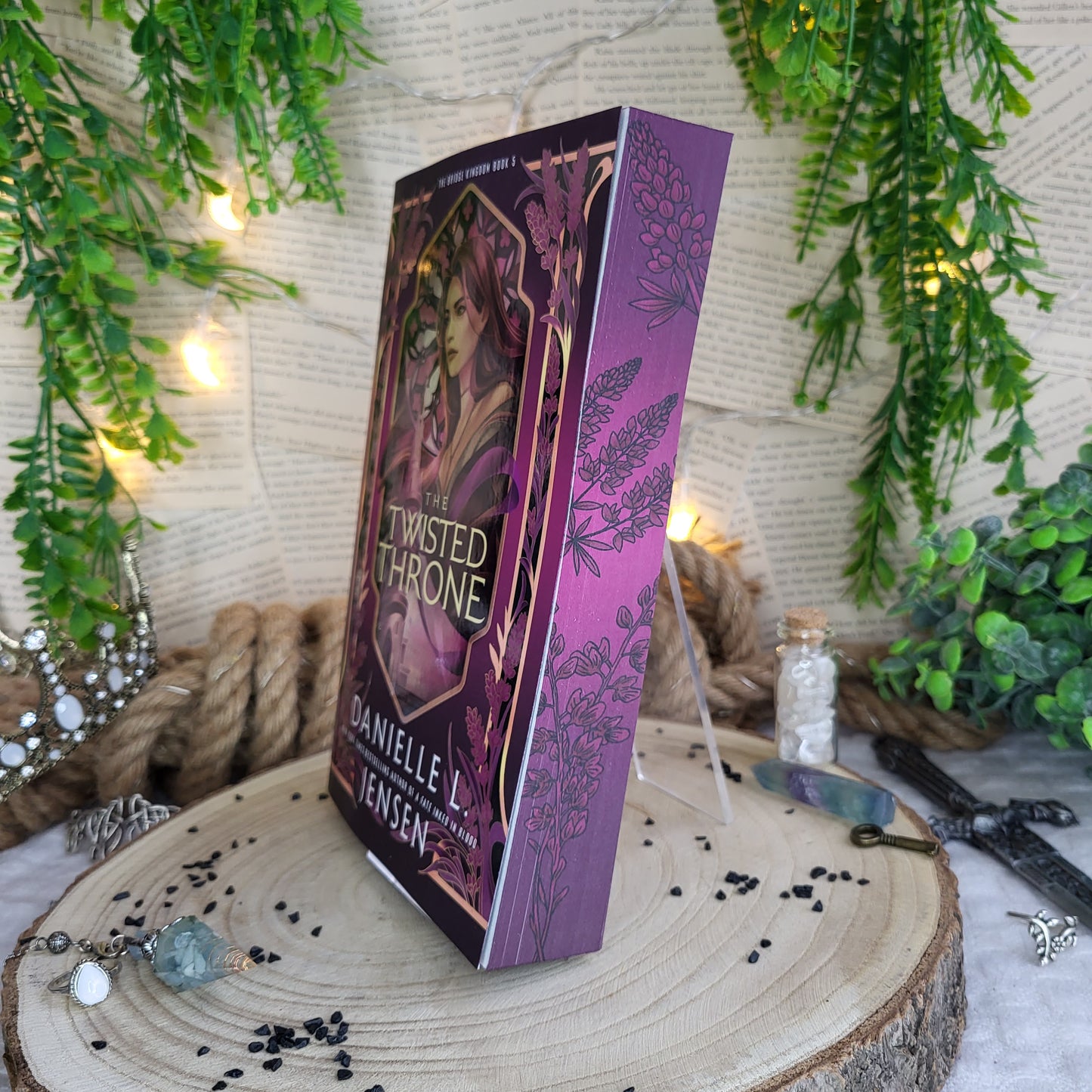 Bridge Kingdom/ Traitor Queen/ Inadequate Heir/ Endless War/ Twisted Throne