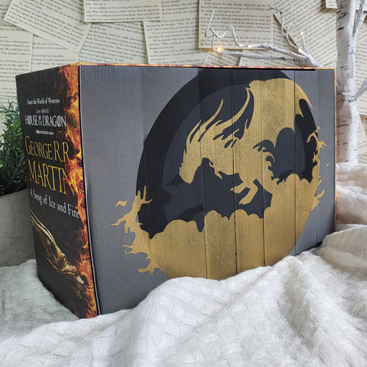 Sprayed edges books inspired bookish enamel pin – BookaholicStore