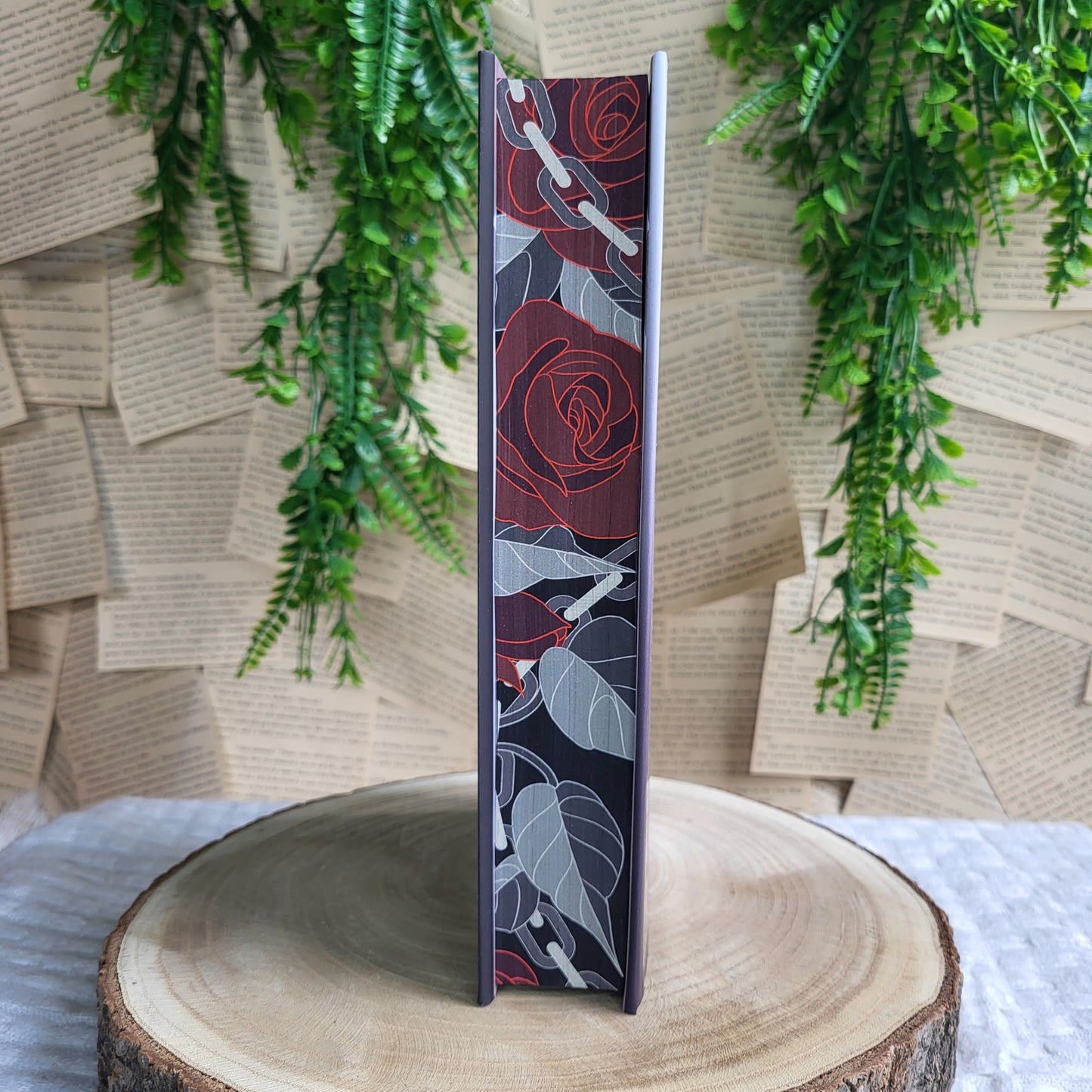 Fairyloot - Rose in Chains