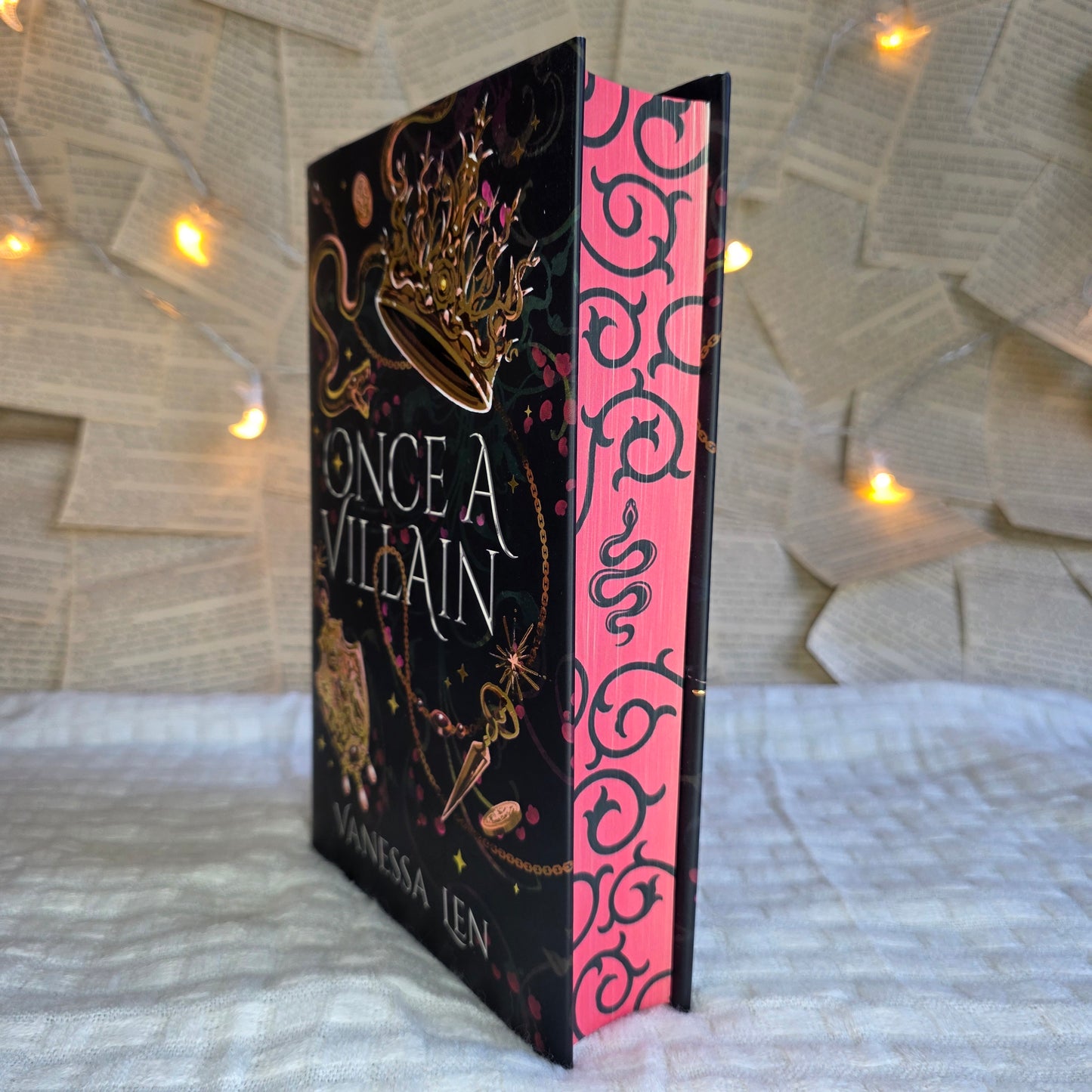 Fairyloot - DAMAGED - Once A Villain