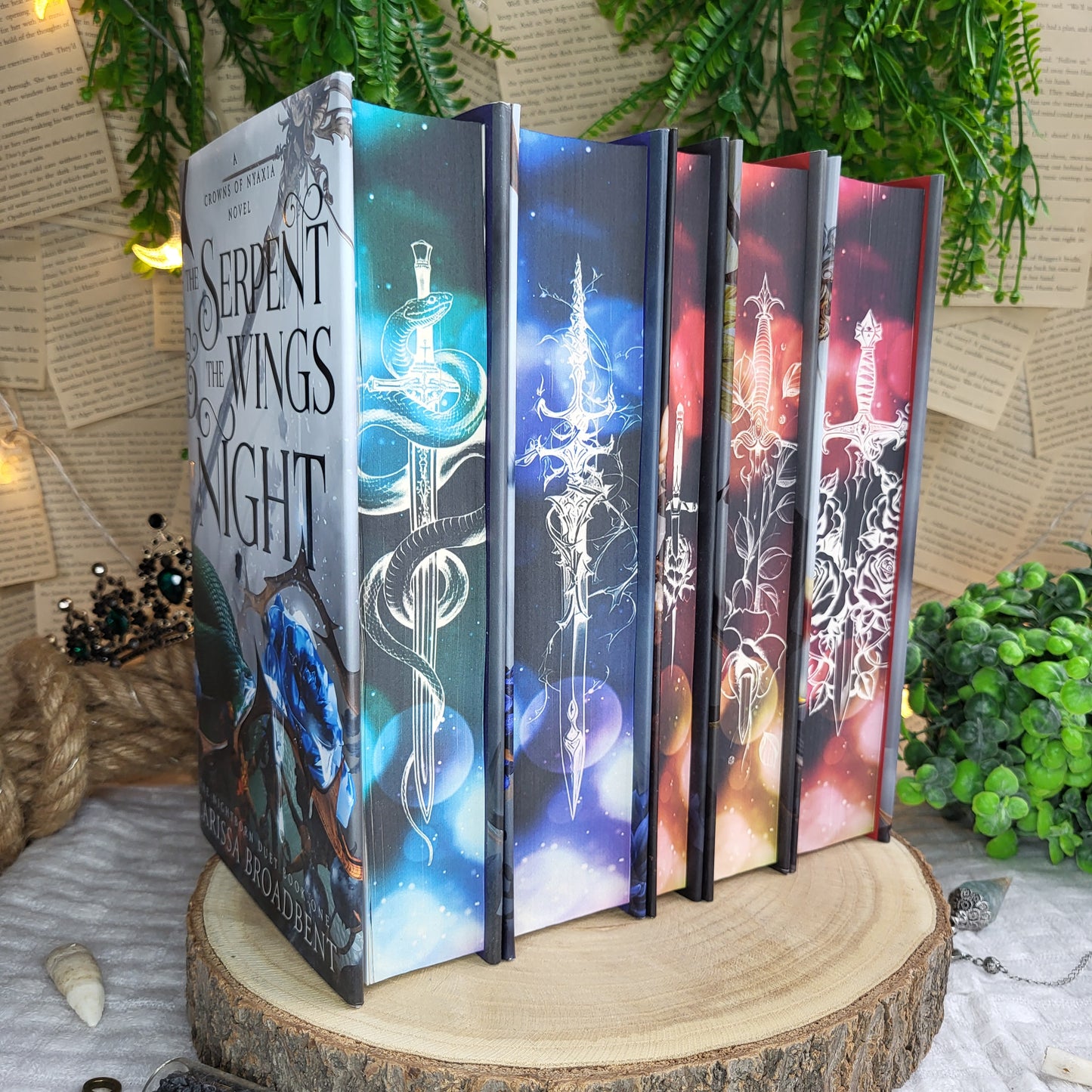 Crowns of Nyaxia Set - The Serpent and the Wings of Night & The Ashes and the Star-Cursed King & The Songbird and the Heart of Stone & Six Scorched Roses & The Fallen and the Kiss of Dusk