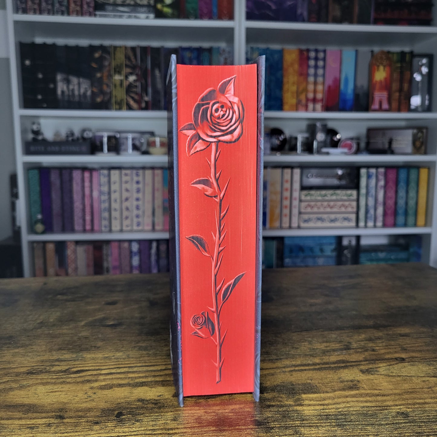 Fairyloot - The Scarlet Veil