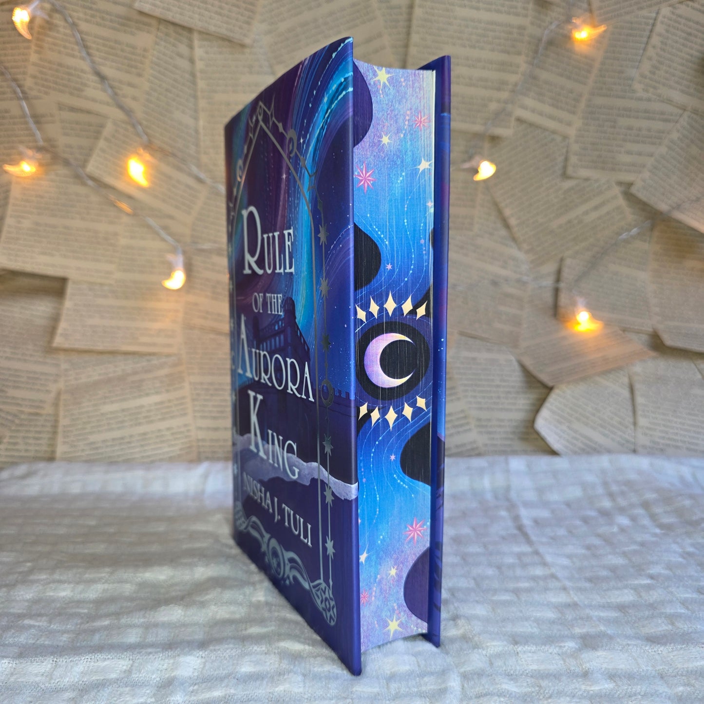 Fairyloot - DAMAGED - Rule of the Aurora King